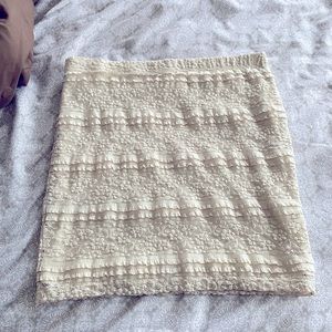 Forever 21 cream skirt size M